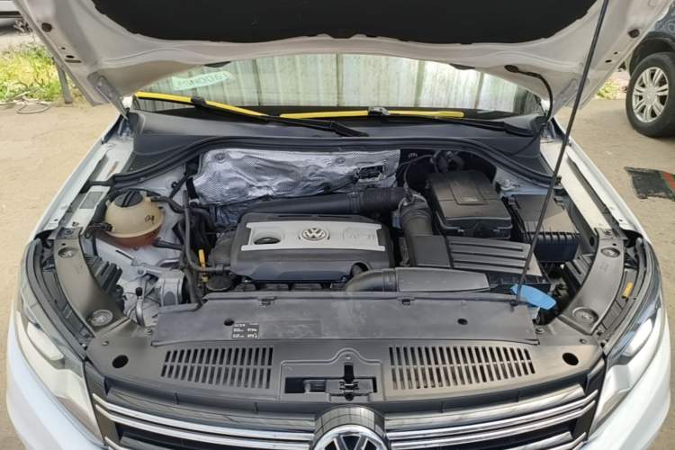 Used Volkswagen Tiguan 2015 1.8TSI Automatic Two-Wheel Drive Comfort Edition Engine Bay