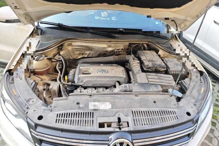 Used Volkswagen Tiguan 2015 1.8TSI Automatic Two-Wheel Drive Luxury Model Engine Bay