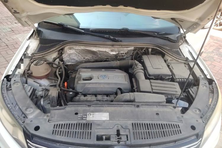 Used Volkswagen Tiguan 2015 1.8TSI Automatic All-Wheel-Drive Luxury Model Engine Bay