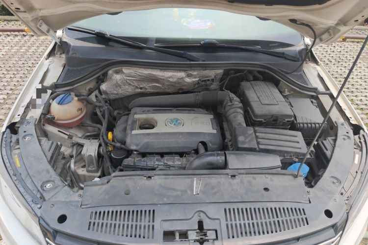 Used Volkswagen Tiguan 2015 1.8TSI Automatic Two-Wheel Drive Comfort Edition Engine Bay