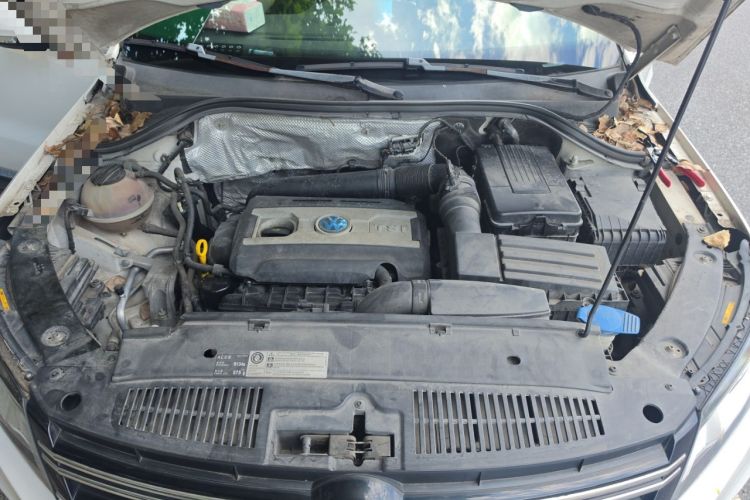 Used Volkswagen Tiguan 2015 1.8TSI Automatic All-Wheel-Drive Luxury Model Engine Bay