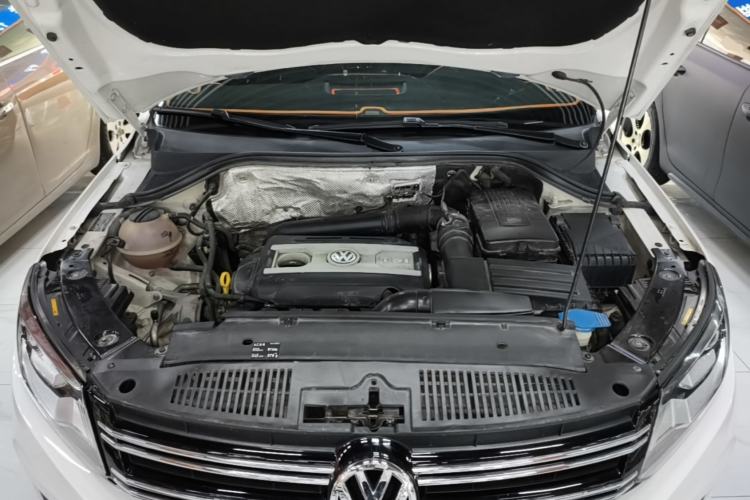 Used Volkswagen Tiguan 2015 1.8TSI Automatic Two-Wheel Drive Trend Edition Engine Bay