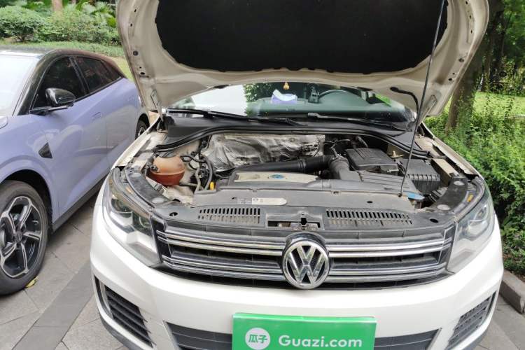 Used Volkswagen Tiguan 2015 1.8TSI Automatic Two-Wheel Drive Luxury Model Engine Bay