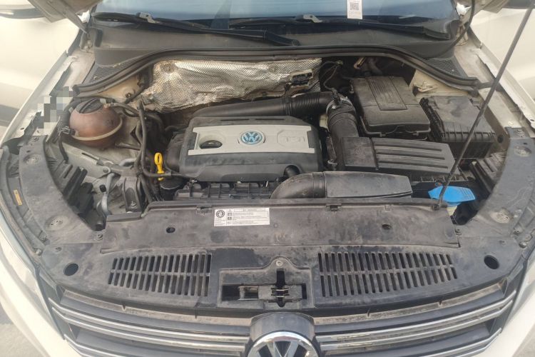 Used Volkswagen Tiguan 2015 1.8TSI Automatic Two-Wheel Drive Trend Edition Engine Bay