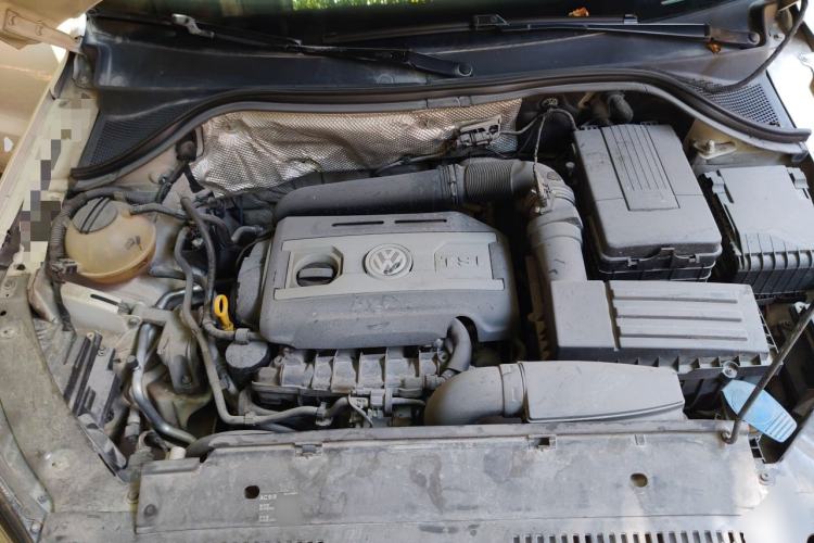 Used Volkswagen Tiguan 2015 1.8TSI Automatic Two-Wheel Drive Luxury Model Engine Bay