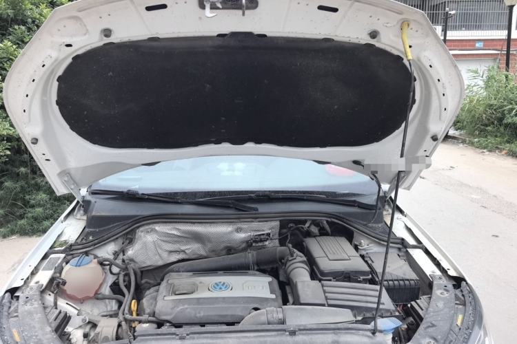 Used Volkswagen Tiguan 2015 1.8TSI Automatic All-Wheel Drive Style Vision Edition Engine Bay