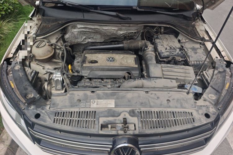 Used Volkswagen Tiguan 2015 1.8TSI Automatic Two-Wheel Drive Luxury Model Engine Bay