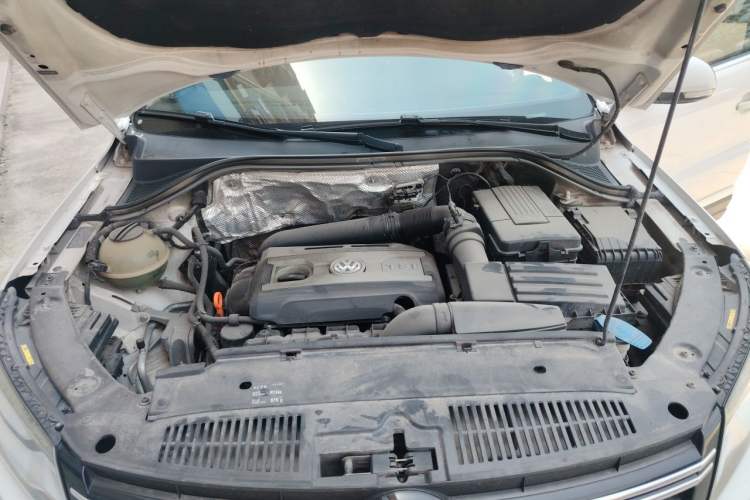 Used Volkswagen Tiguan 2015 1.8TSI Automatic Two-Wheel Drive Luxury Model Engine Bay