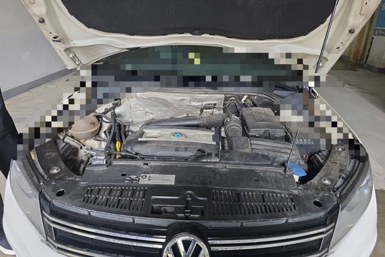 Used Volkswagen Tiguan 2015 1.8TSI Automatic Two-Wheel Drive Trend Edition Engine Bay