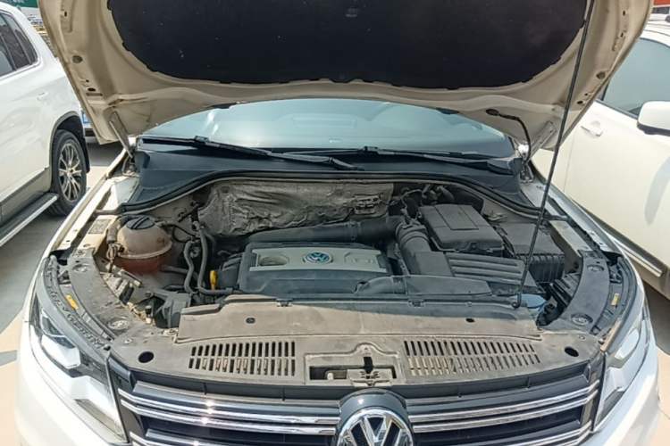 Used Volkswagen Tiguan 2015 1.8TSI Automatic Two-Wheel Drive Comfort Edition Engine Bay