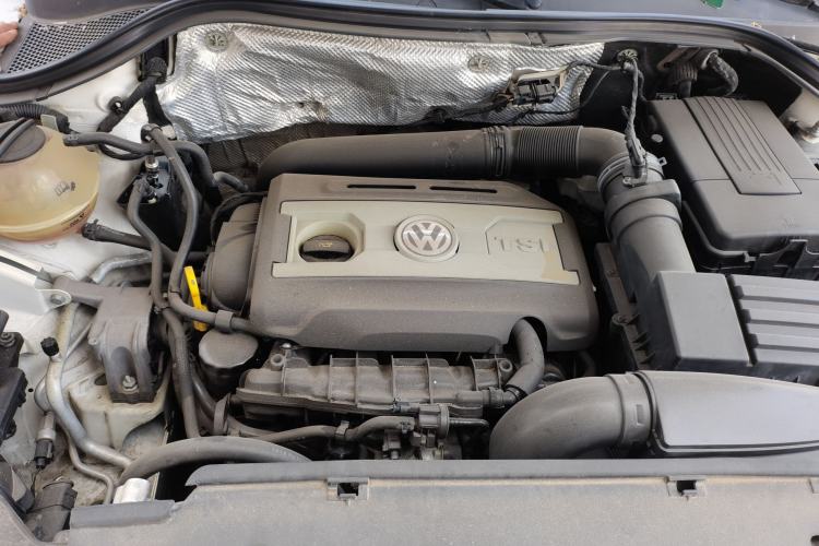 Used Volkswagen Tiguan 2015 1.8TSI Automatic Two-Wheel Drive Luxury Model Engine Bay