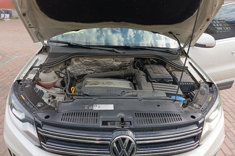 Used Volkswagen Tiguan 2015 1.8TSI Automatic All-Wheel-Drive Luxury Model Engine Bay