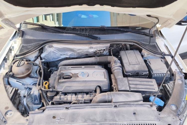 Used Volkswagen Tiguan 2015 1.8TSI Automatic Two-Wheel Drive Luxury Model Engine Bay
