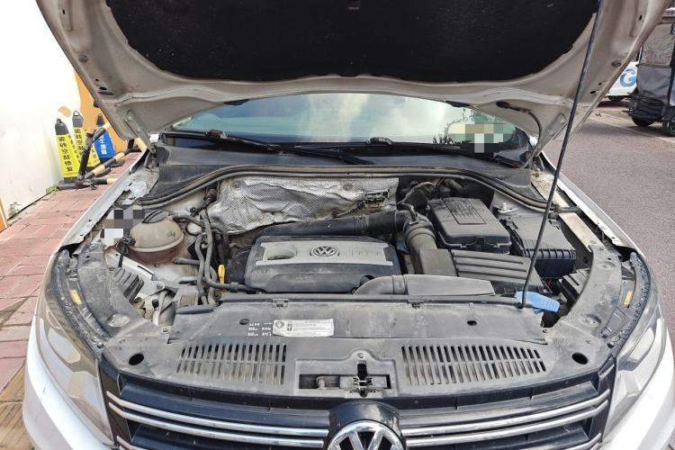 Used Volkswagen Tiguan 2015 1.8TSI Automatic Two-Wheel Drive Trend Edition Engine Bay