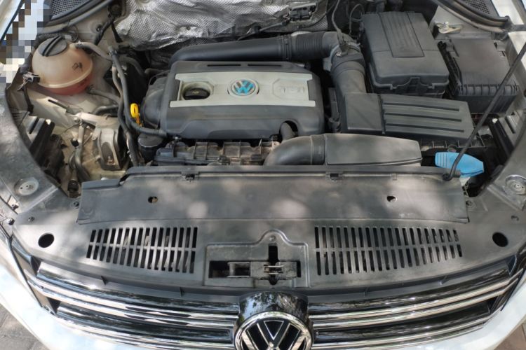 Used Volkswagen Tiguan 2015 1.8TSI Automatic Two-Wheel Drive Comfort Edition Engine Bay