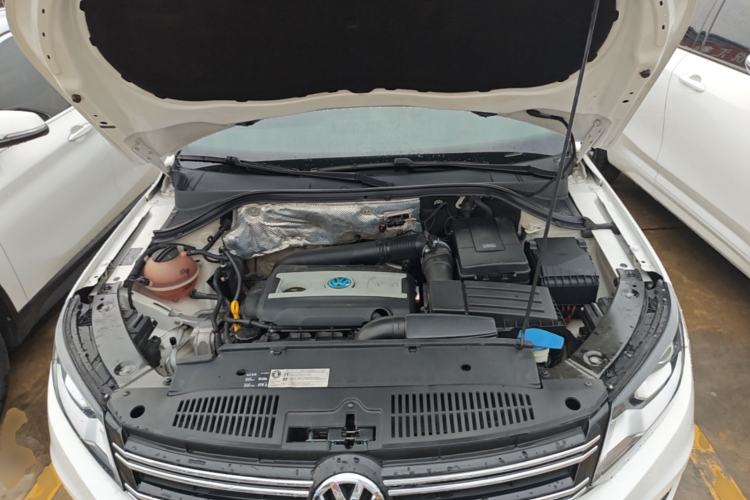 Used Volkswagen Tiguan 2015 1.8TSI Automatic Two-Wheel Drive Luxury Model Engine Bay