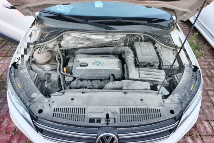 Used Volkswagen Tiguan 2015 1.8TSI Automatic Two-Wheel Drive Luxury Model Engine Bay