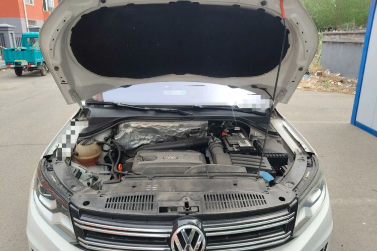 Used Volkswagen Tiguan 2015 1.8TSI Manual Two-Wheel Drive Fashion Edition Engine Bay