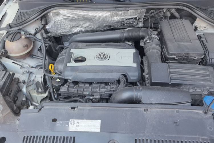 Used Volkswagen Tiguan 2015 1.8TSI Automatic Two-Wheel Drive Luxury Model Engine Bay