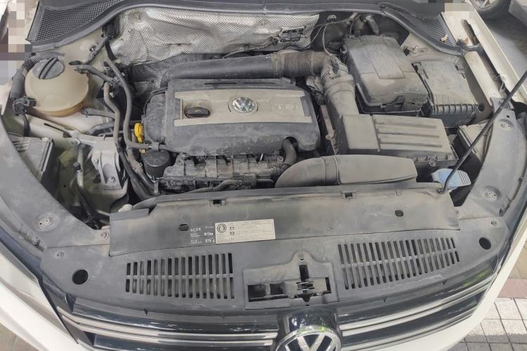 Used Volkswagen Tiguan 2015 1.8TSI Automatic All-Wheel-Drive Luxury Model Engine Bay