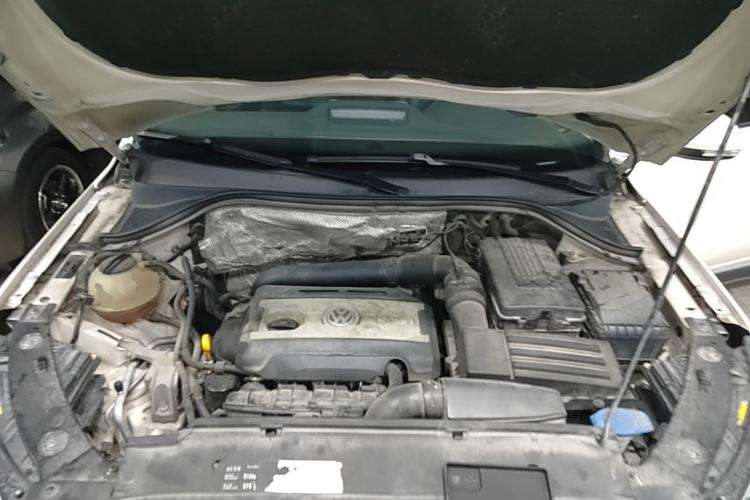 Used Volkswagen Tiguan 2015 1.8TSI Automatic Two-Wheel Drive Luxury Model Engine Bay