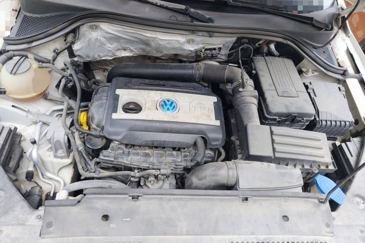 Used Volkswagen Tiguan 2015 1.8TSI Automatic Two-Wheel Drive Trend Edition Engine Bay