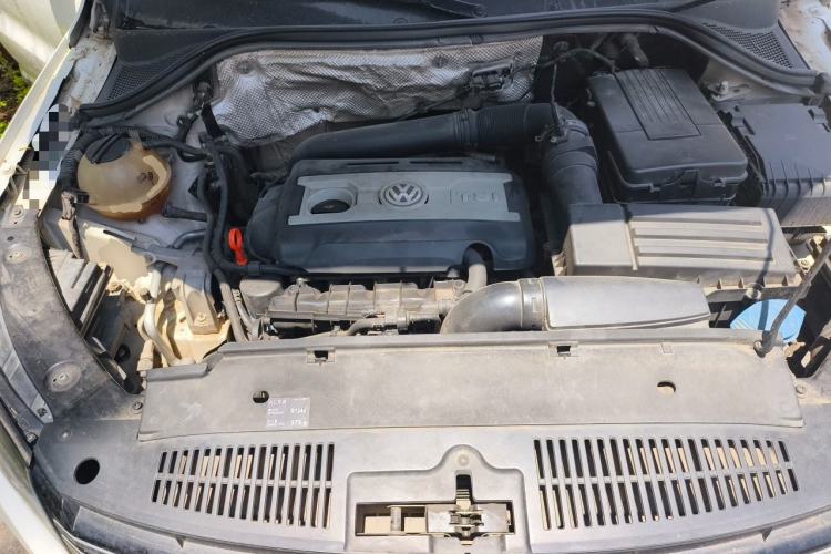 Used Volkswagen Tiguan 2015 2.0 TSI Automatic All-Wheel Drive Luxury Edition Engine Bay