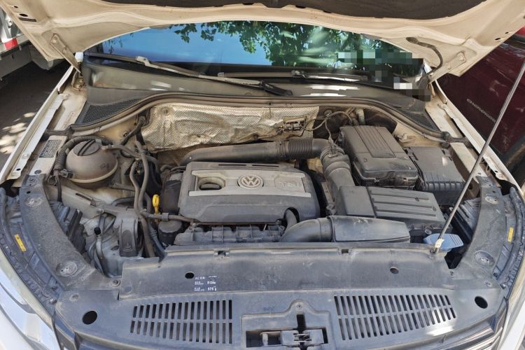 Used Volkswagen Tiguan 2015 1.8TSI Automatic Two-Wheel Drive Luxury Model Engine Bay