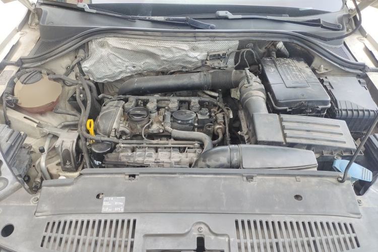 Used Volkswagen Tiguan 2015 1.8TSI Automatic Two-Wheel Drive Luxury Model Engine Bay
