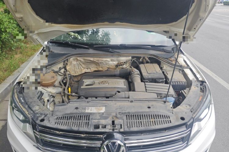 Used Volkswagen Tiguan 2015 1.8TSI Automatic All-Wheel-Drive Luxury Model Engine Bay