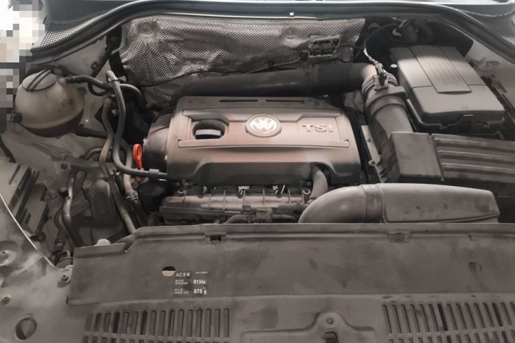 Used Volkswagen Tiguan 2015 1.8TSI Automatic Two-Wheel Drive Luxury Model Engine Bay