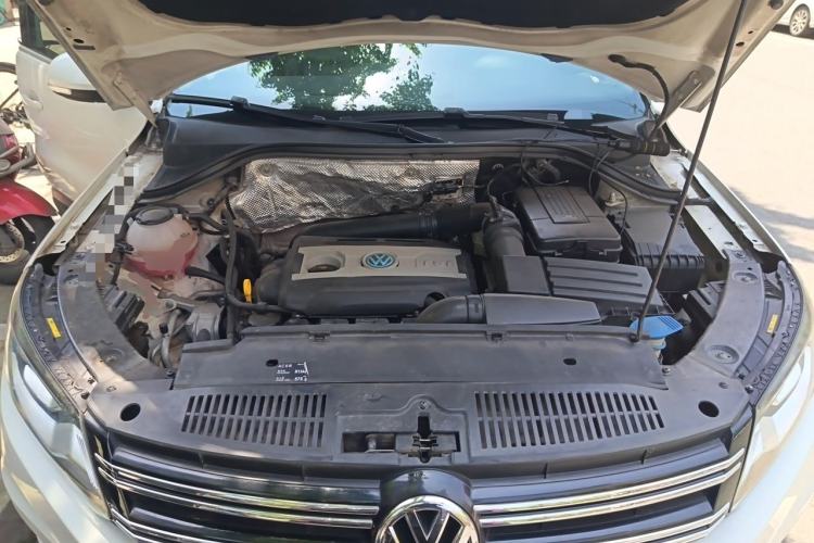 Used Volkswagen Tiguan 2015 1.8TSI Automatic All-Wheel-Drive Luxury Model Engine Bay