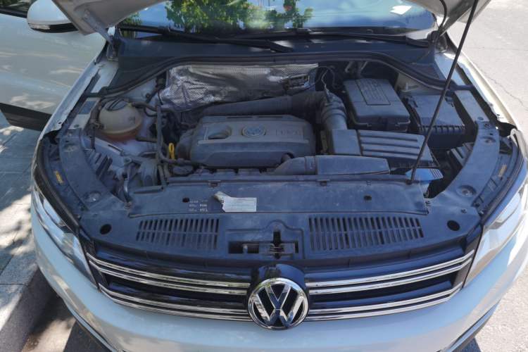 Used Volkswagen Tiguan 2015 1.8TSI Automatic Two-Wheel Drive Comfort Edition Engine Bay