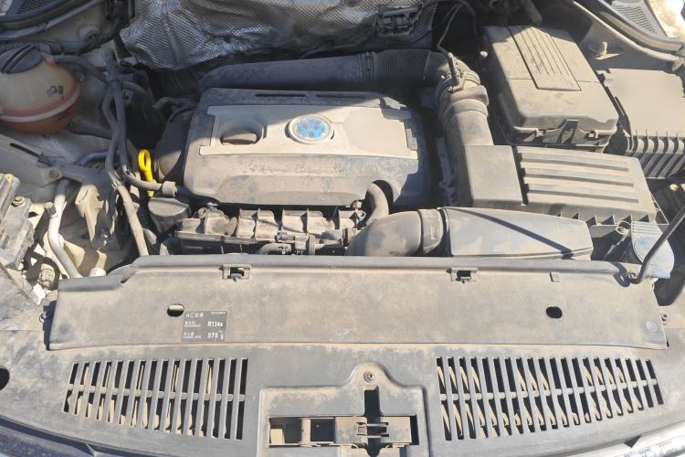 Used Volkswagen Tiguan 2015 1.8TSI Automatic All-Wheel-Drive Luxury Model Engine Bay