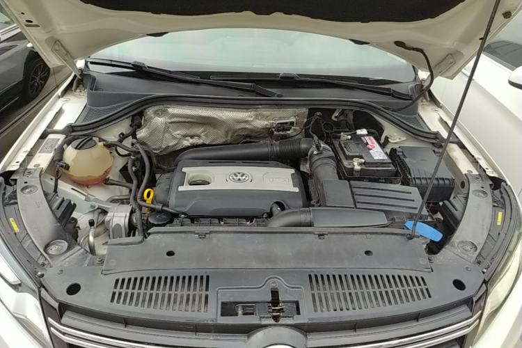 Used Volkswagen Tiguan 2015 1.8TSI Automatic Two-Wheel Drive Luxury Model Engine Bay