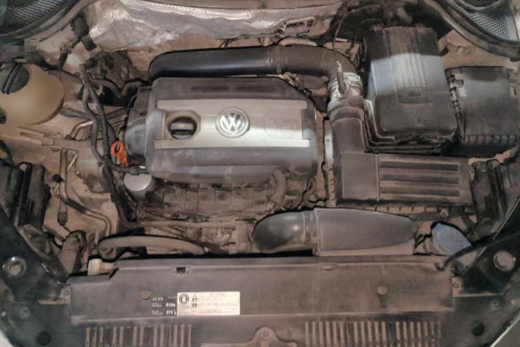 Used Volkswagen Tiguan 2015 1.8TSI Automatic Two-Wheel Drive Luxury Model Engine Bay
