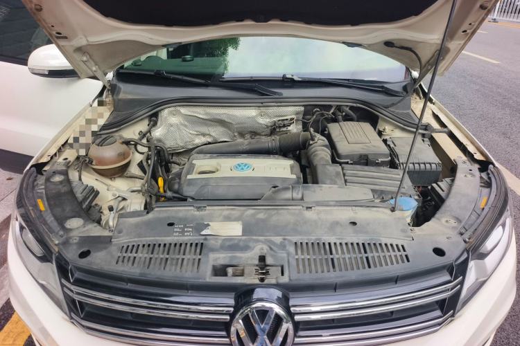 Used Volkswagen Tiguan 2015 1.8TSI Automatic Two-Wheel Drive Trend Edition Engine Bay