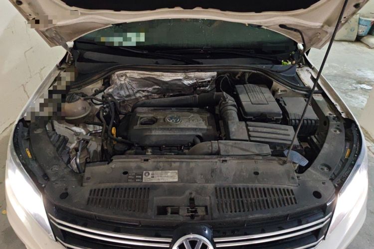 Used Volkswagen Tiguan 2015 1.8TSI Automatic Two-Wheel Drive Luxury Model Engine Bay