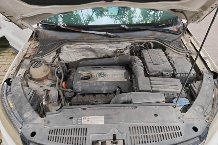 Used Volkswagen Tiguan 2015 1.8TSI Automatic Two-Wheel Drive Luxury Model Engine Bay