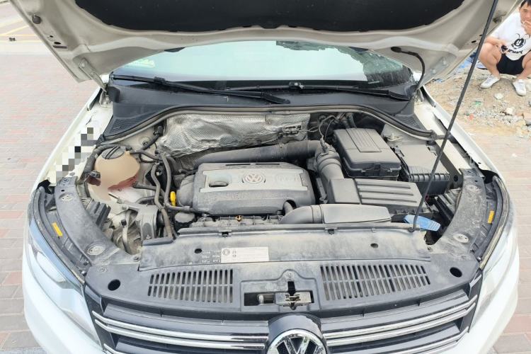 Used Volkswagen Tiguan 2015 1.8TSI Automatic Two-Wheel Drive Trend Edition Engine Bay