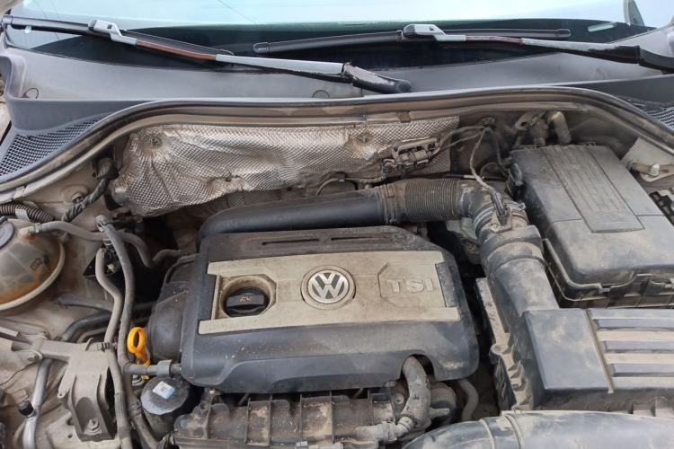 Used Volkswagen Tiguan 2015 1.8TSI Automatic All-Wheel-Drive Luxury Model Engine Bay