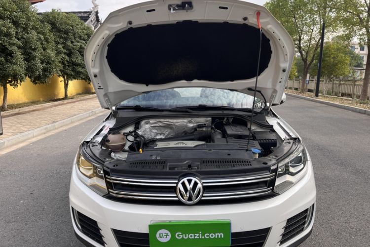 Used Volkswagen Tiguan 2015 2.0 TSI Automatic All-Wheel Drive Flagship Edition Engine Bay