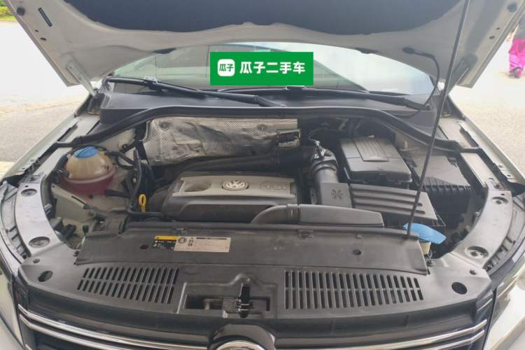 Used Volkswagen Tiguan 2015 2.0 TSI Comfort Edition Engine Bay
