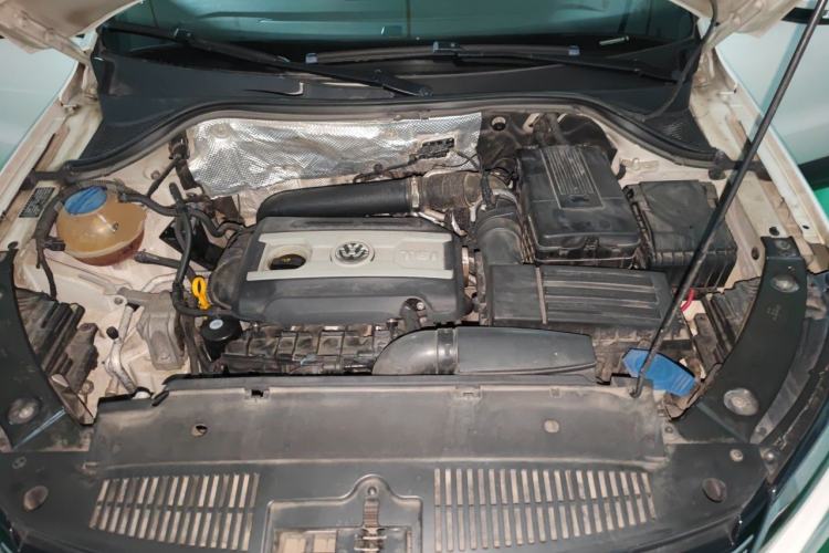Used Volkswagen Tiguan 2015 1.8TSI Automatic Two-Wheel Drive Comfort Edition Engine Bay