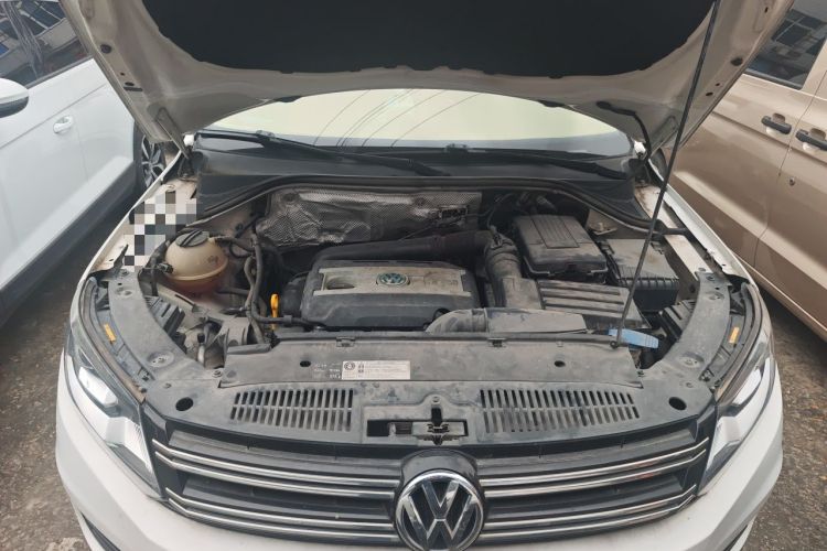 Used Volkswagen Tiguan 2015 1.8TSI Automatic Two-Wheel Drive Luxury Model Engine Bay