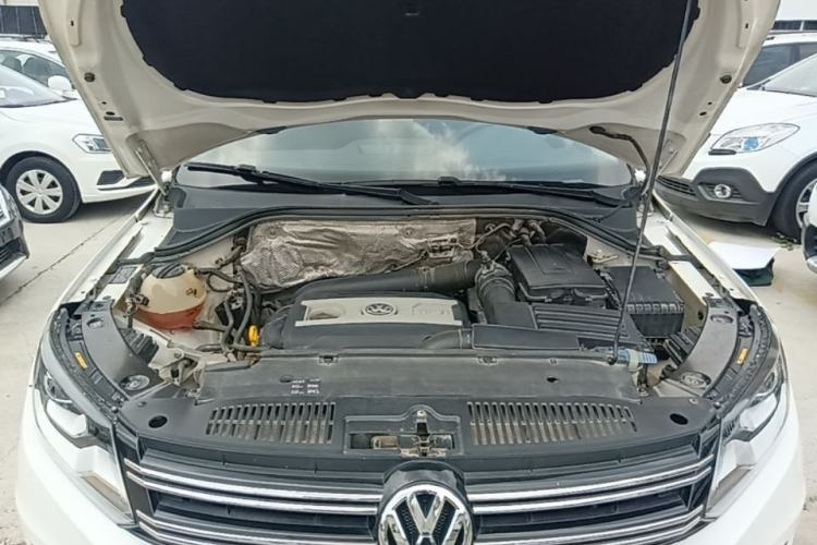 Used Volkswagen Tiguan 2015 1.8TSI Automatic Two-Wheel Drive Luxury Model Engine Bay