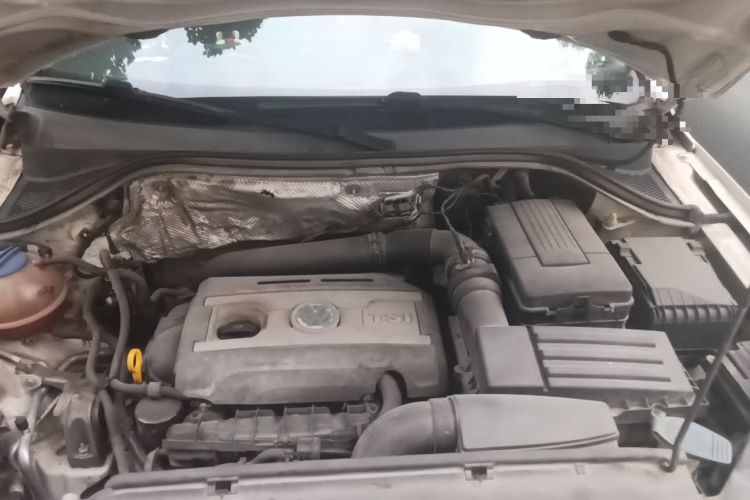 Used Volkswagen Tiguan 2015 1.8TSI Automatic Two-Wheel Drive Luxury Model Engine Bay