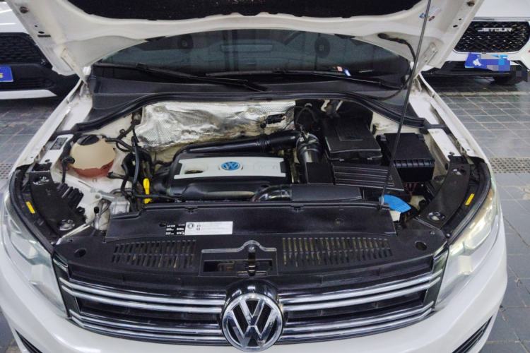 Used Volkswagen Tiguan 2015 1.8TSI Automatic Two-Wheel Drive Luxury Model Engine Bay