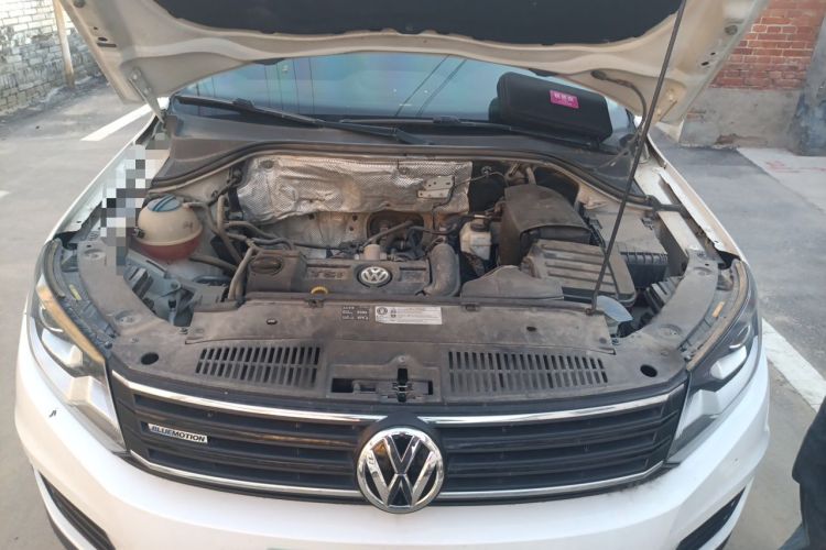 Used Volkswagen Tiguan 2015 1.4TSI Manual Two-Wheel Drive BlueMotion Edition Engine Bay