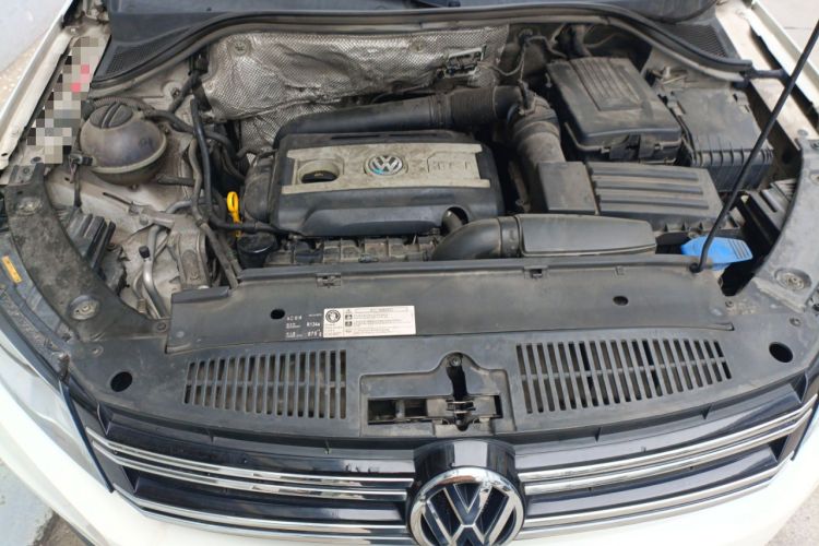 Used Volkswagen Tiguan 2015 1.8TSI Automatic All-Wheel-Drive Luxury Model Engine Bay
